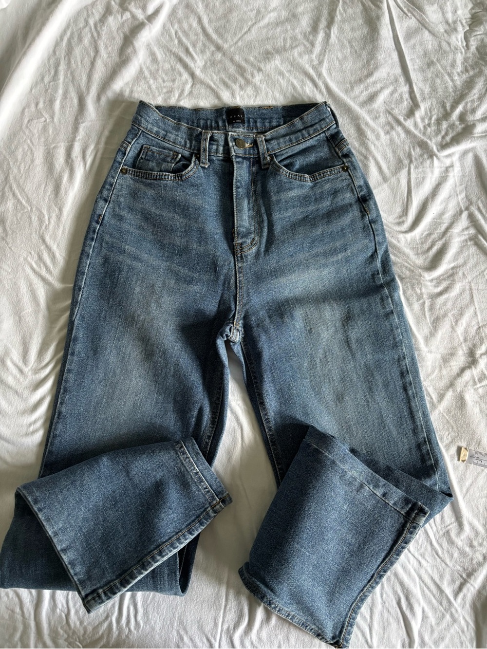 High-Rise Straight-Leg Women's Jeans in Medium Blue